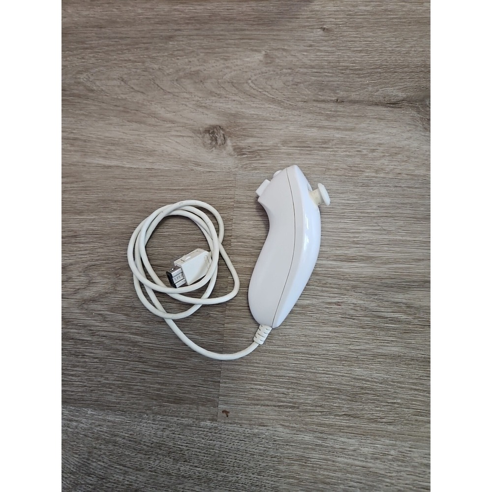 Used OEM White Nunchuck Controller RVL-004 NINTENDO WII / U Official